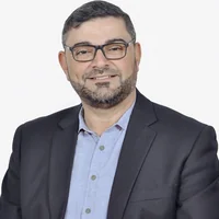 أحمد خيري العمري