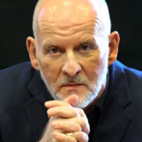 سايمون كريتشلي