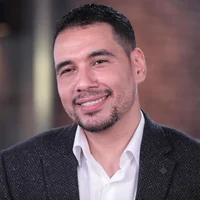 عماد رشاد عثمان